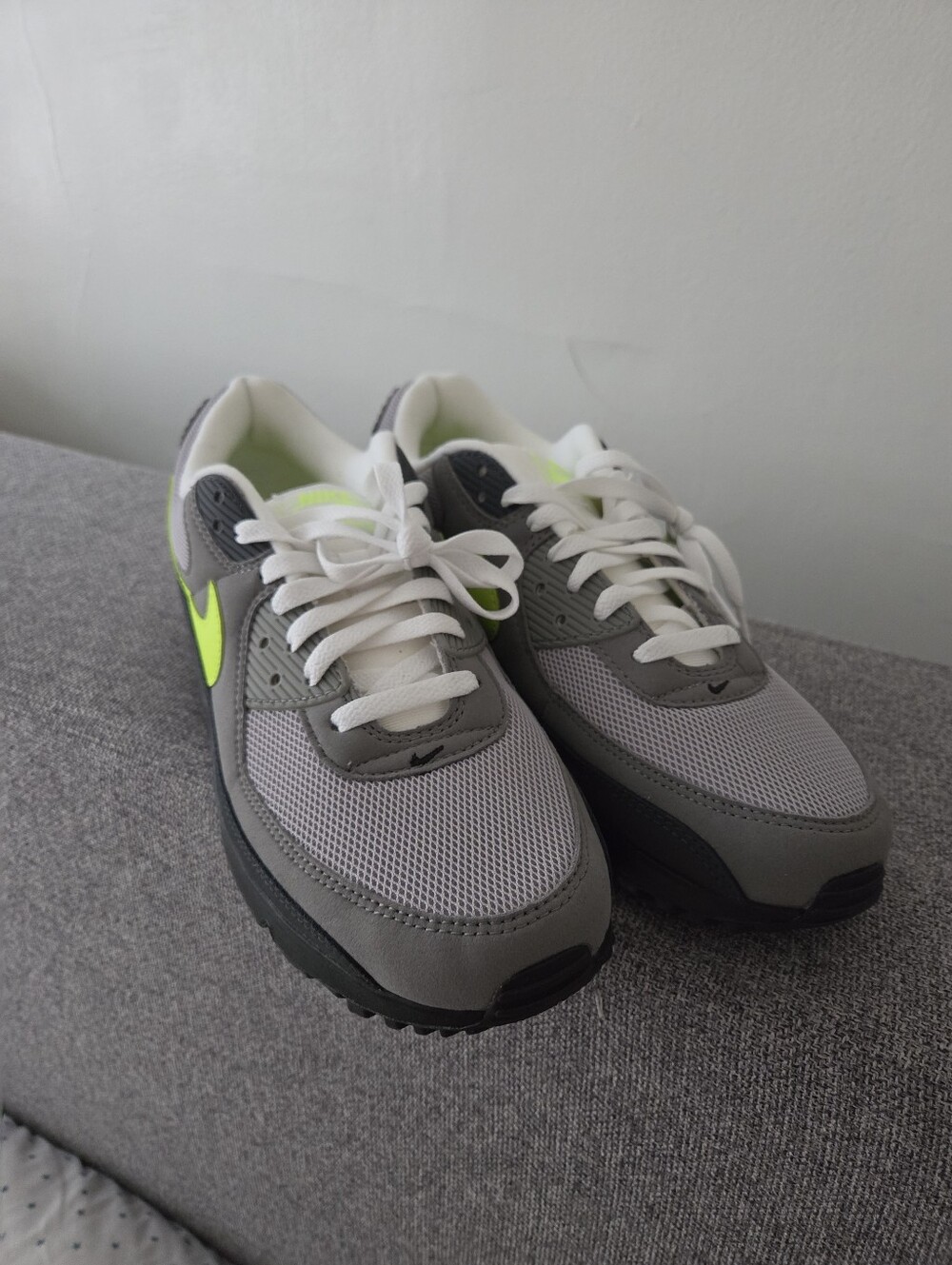 Nike Air Max 90 Grey with Neon Green Swoosh - Picture 3 of 5